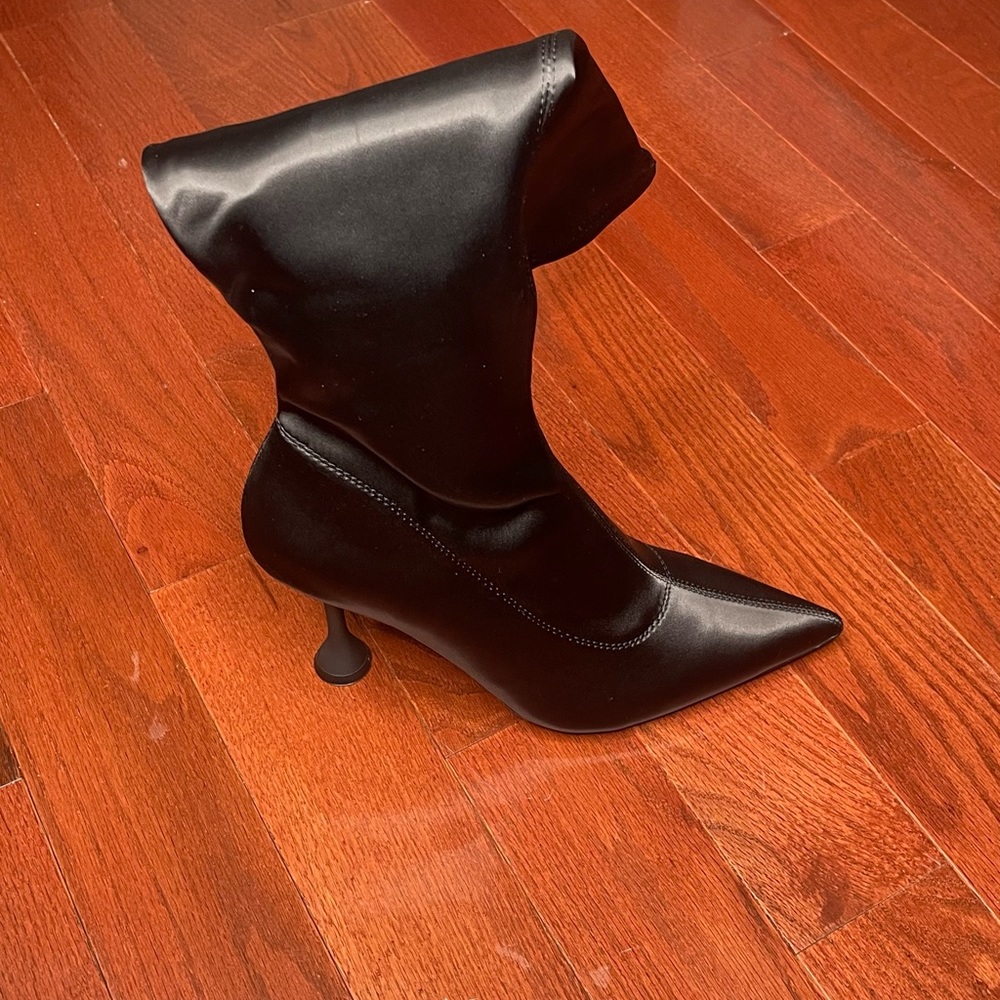 Steve Madden satin boots